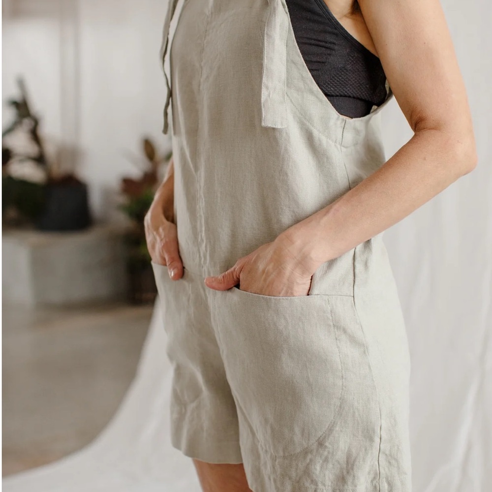 Cedar & Vine Green Linen jumpsuit - Picture 5 of 5